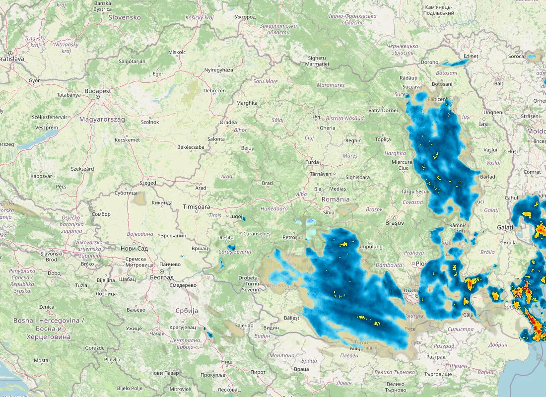 Hartă radar RainViewer cu precipitațiile din România pentru buletinul Meteo agricol România de la ora 21:00.