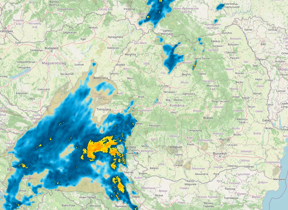 Hartă radar RainViewer cu precipitațiile din România pentru buletinul Meteo agricol România de la ora 12:00.
