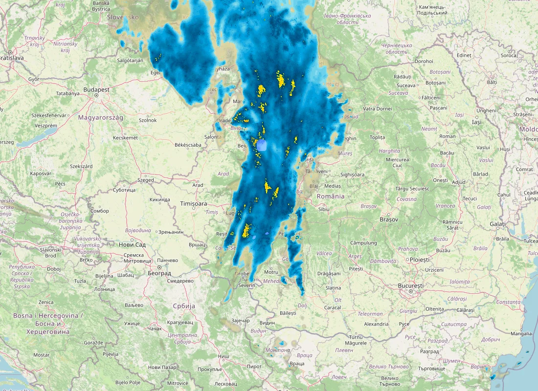 Hartă radar RainViewer cu precipitațiile din România pentru buletinul Meteo agricol România de la ora 12:00.