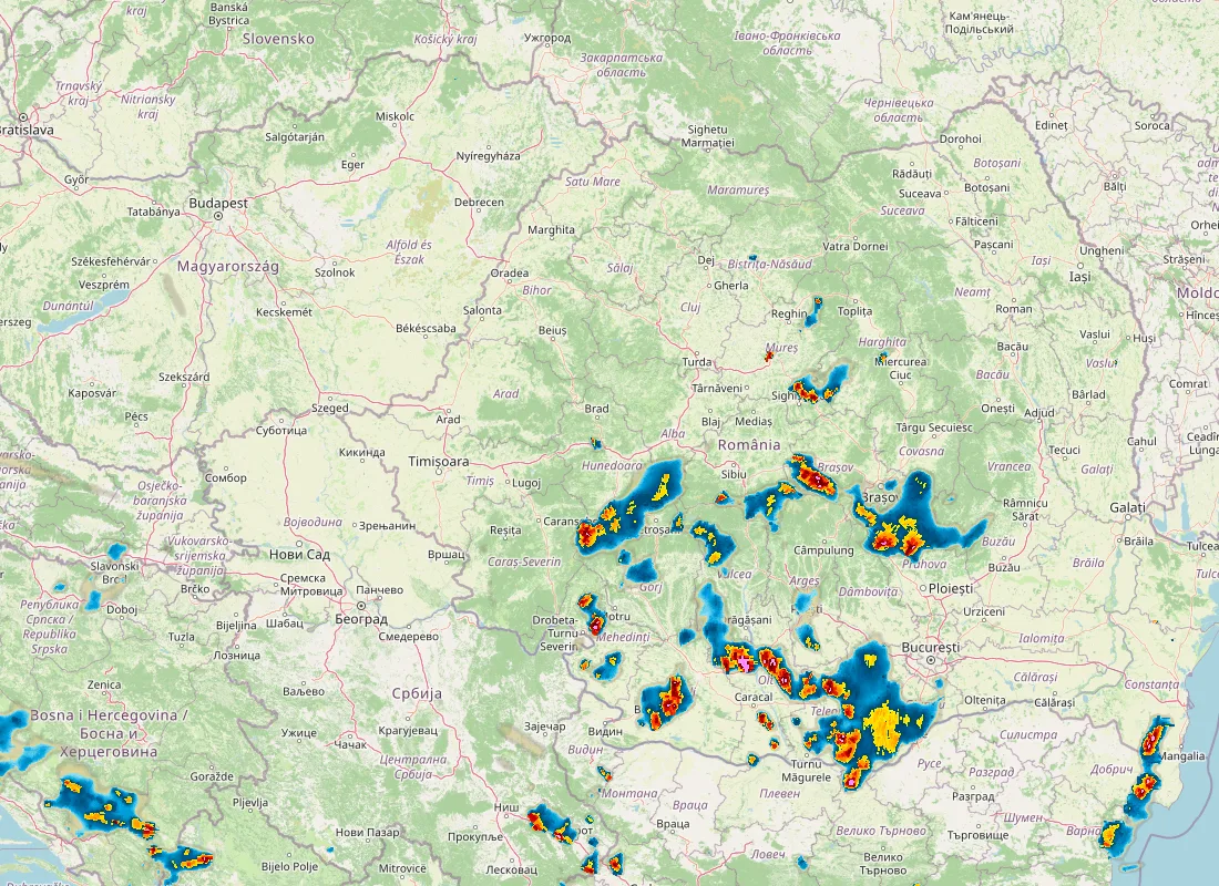 Hartă radar RainViewer cu precipitațiile din România pentru buletinul Meteo agricol România de la ora 18:00.
