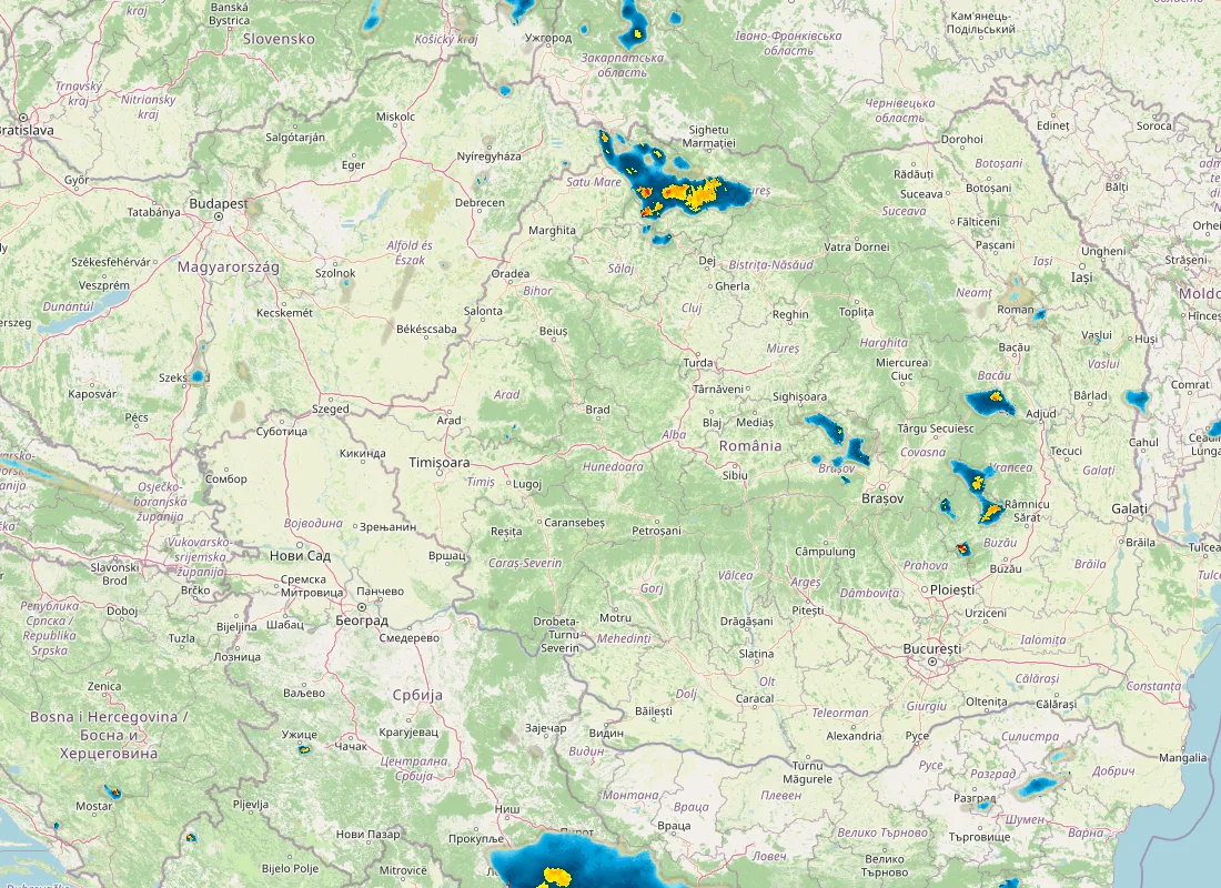 Hartă radar RainViewer cu precipitațiile din România pentru buletinul Meteo agricol România de la ora 12:00.