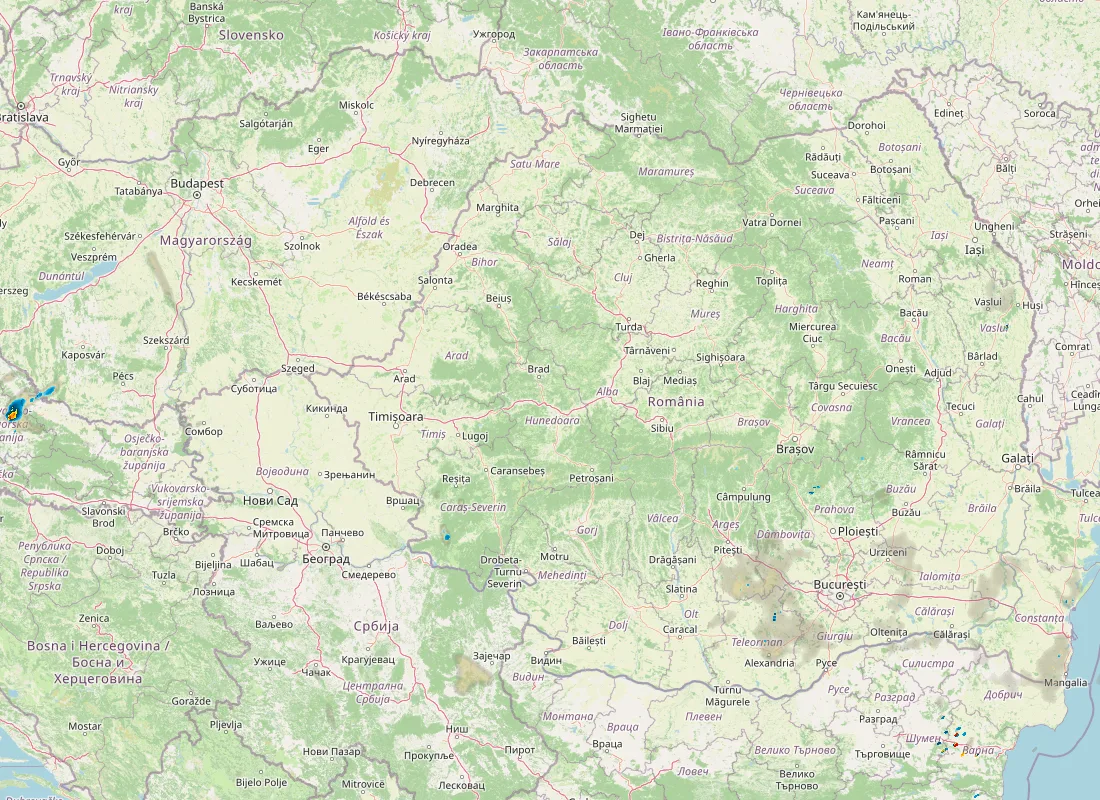 Hartă radar RainViewer cu precipitațiile din România pentru buletinul Meteo agricol România de la ora 12:00.