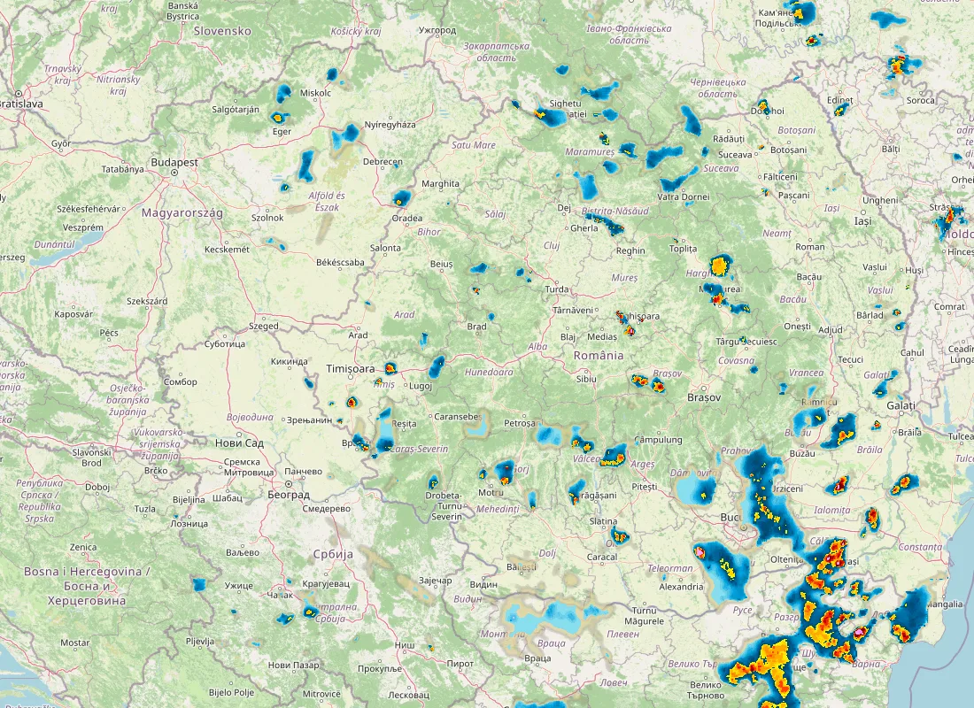 Hartă radar RainViewer cu precipitațiile din România pentru buletinul Meteo agricol România de la ora 18:00.