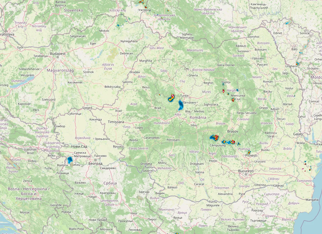 Hartă radar RainViewer cu precipitațiile din România pentru buletinul Meteo agricol România de la ora 12:00.