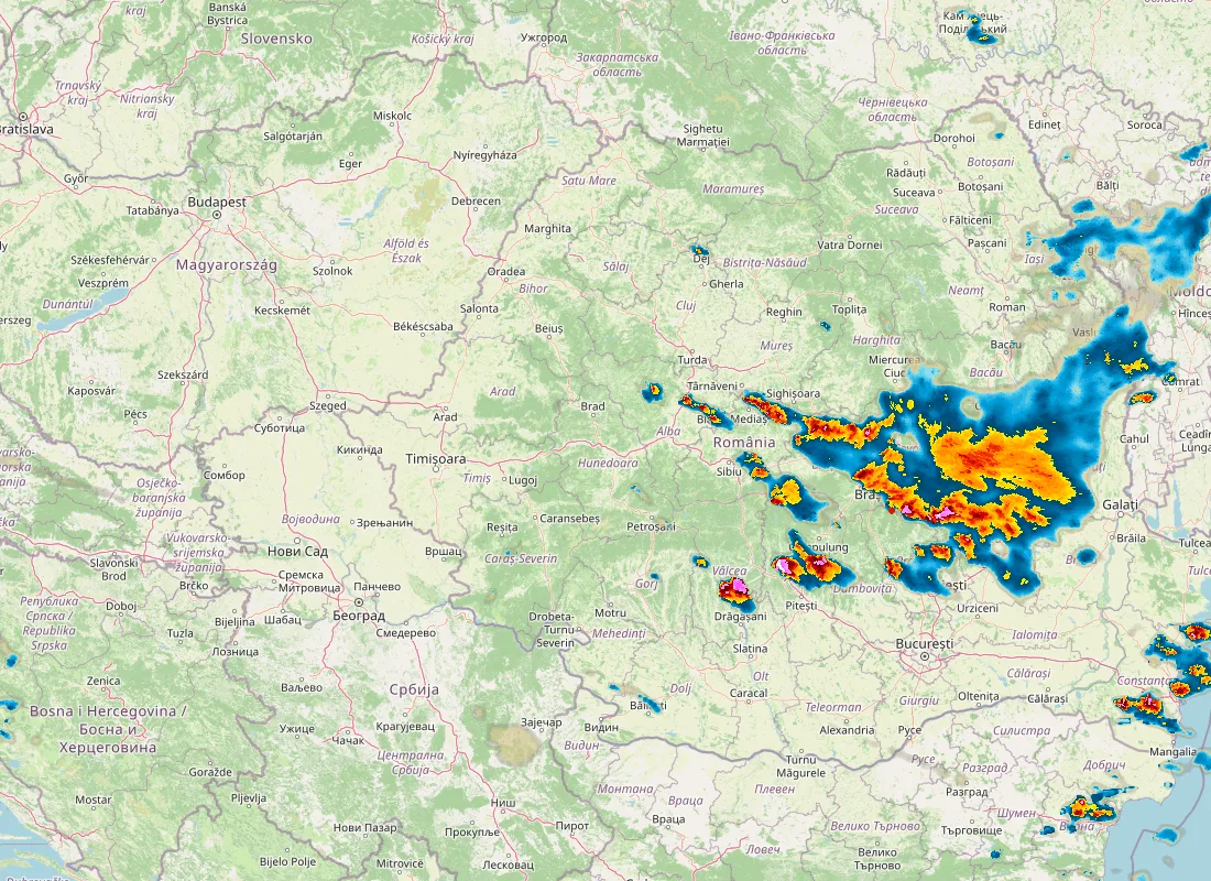 Hartă radar RainViewer cu precipitațiile din România pentru buletinul Meteo agricol România de la ora 18:00.