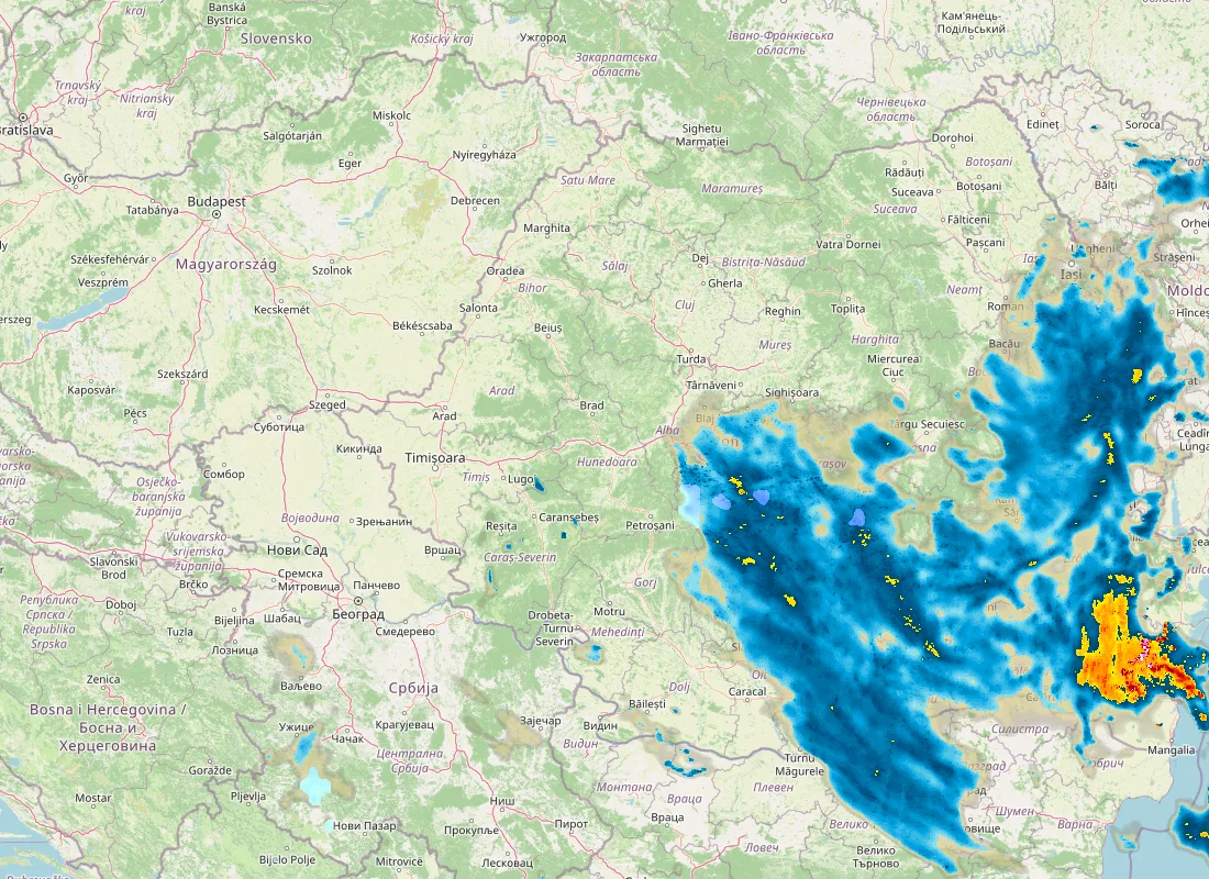 Hartă radar RainViewer cu precipitațiile din România pentru buletinul Meteo agricol România de la ora 18:00.