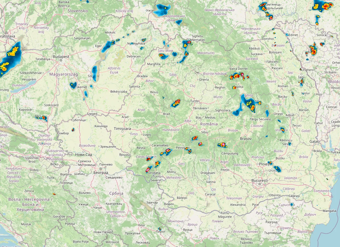 Hartă radar RainViewer cu precipitațiile din România pentru buletinul Meteo agricol România de la ora 12:00.