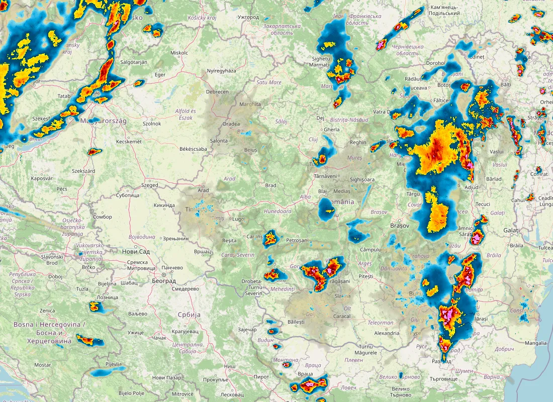 Hartă radar RainViewer cu precipitațiile din România pentru buletinul Meteo agricol România de la ora 18:00.