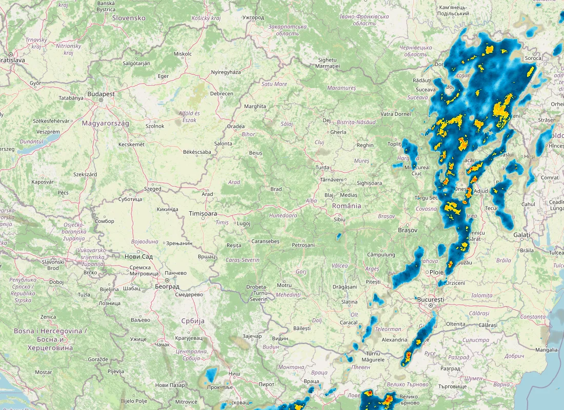 Hartă radar RainViewer cu precipitațiile din România pentru buletinul Meteo agricol România de la ora 18:00.