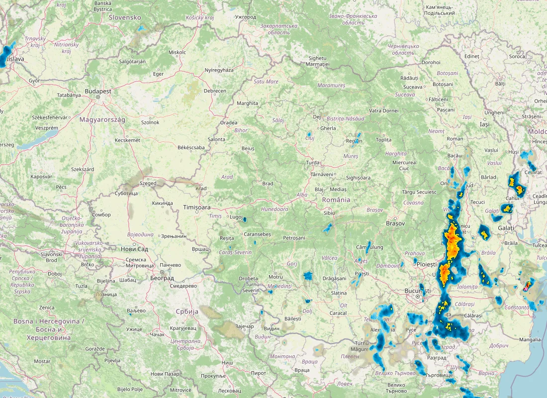 Hartă radar RainViewer cu precipitațiile din România pentru buletinul Meteo agricol România de la ora 21:00.