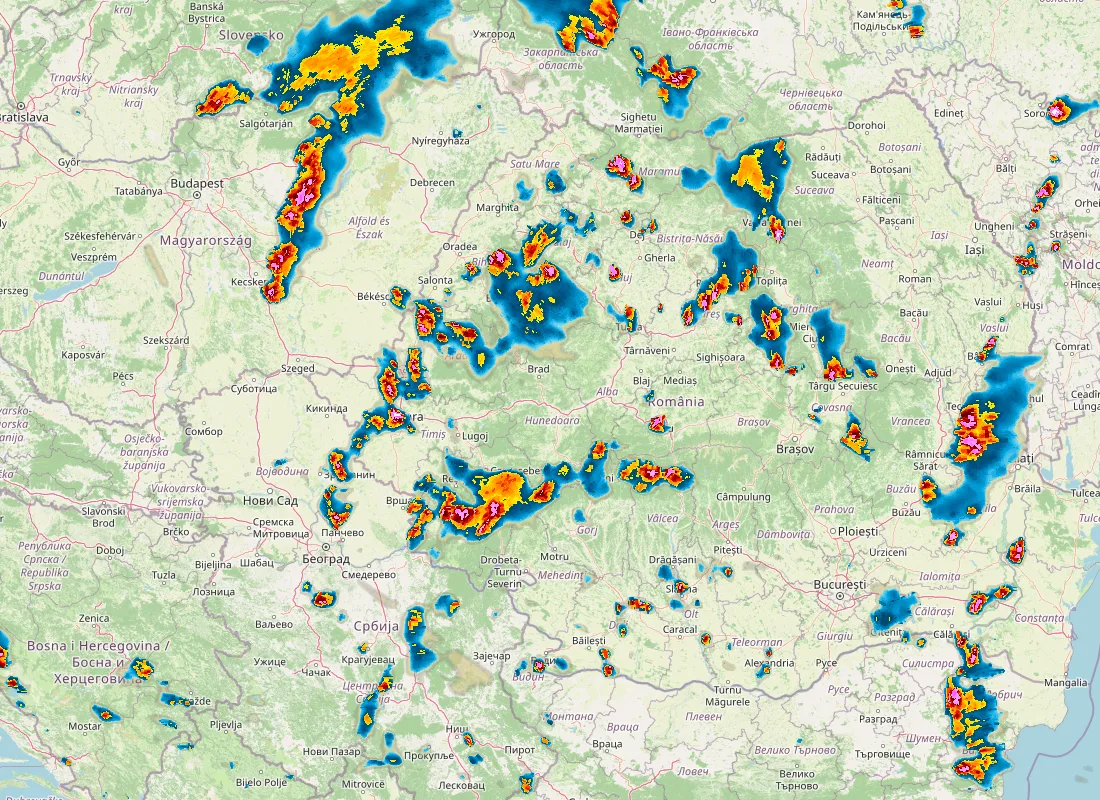 Hartă radar RainViewer cu precipitațiile din România pentru buletinul Meteo agricol România de la ora 18:00.