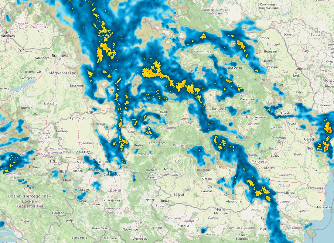 Hartă radar RainViewer cu precipitațiile din România pentru buletinul Meteo agricol România de la ora 12:00.