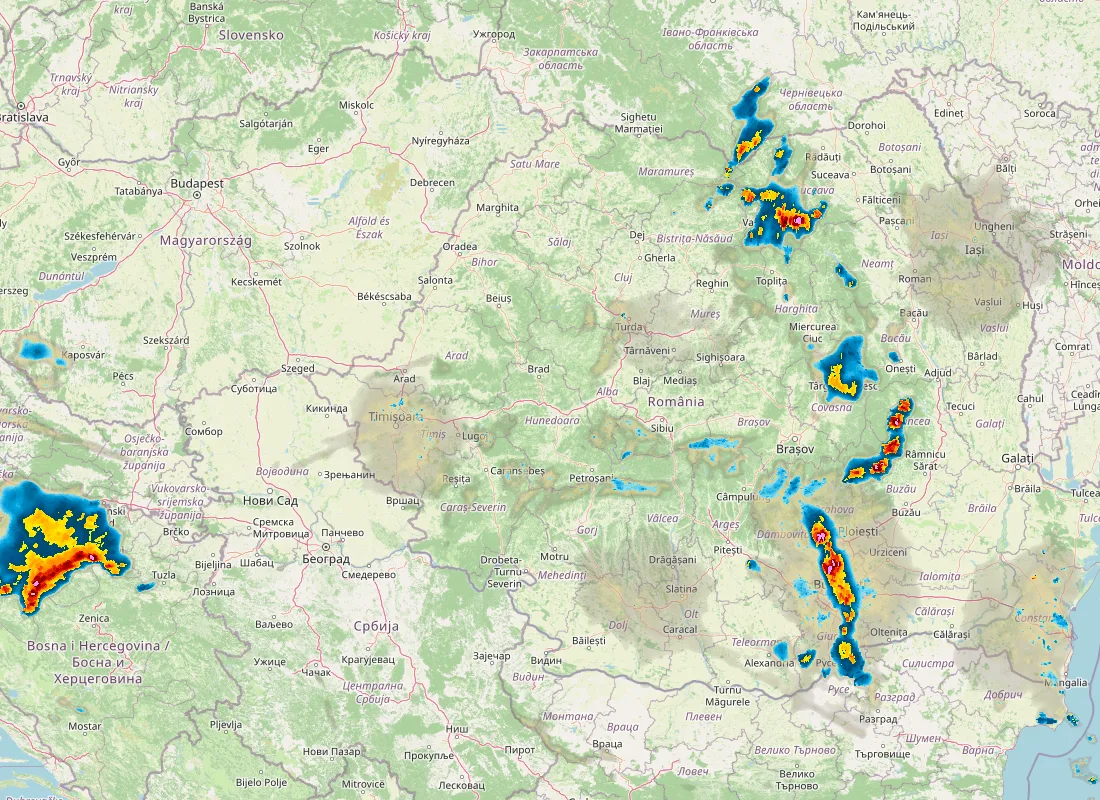Hartă radar RainViewer cu precipitațiile din România pentru buletinul Meteo agricol România de la ora 12:00.