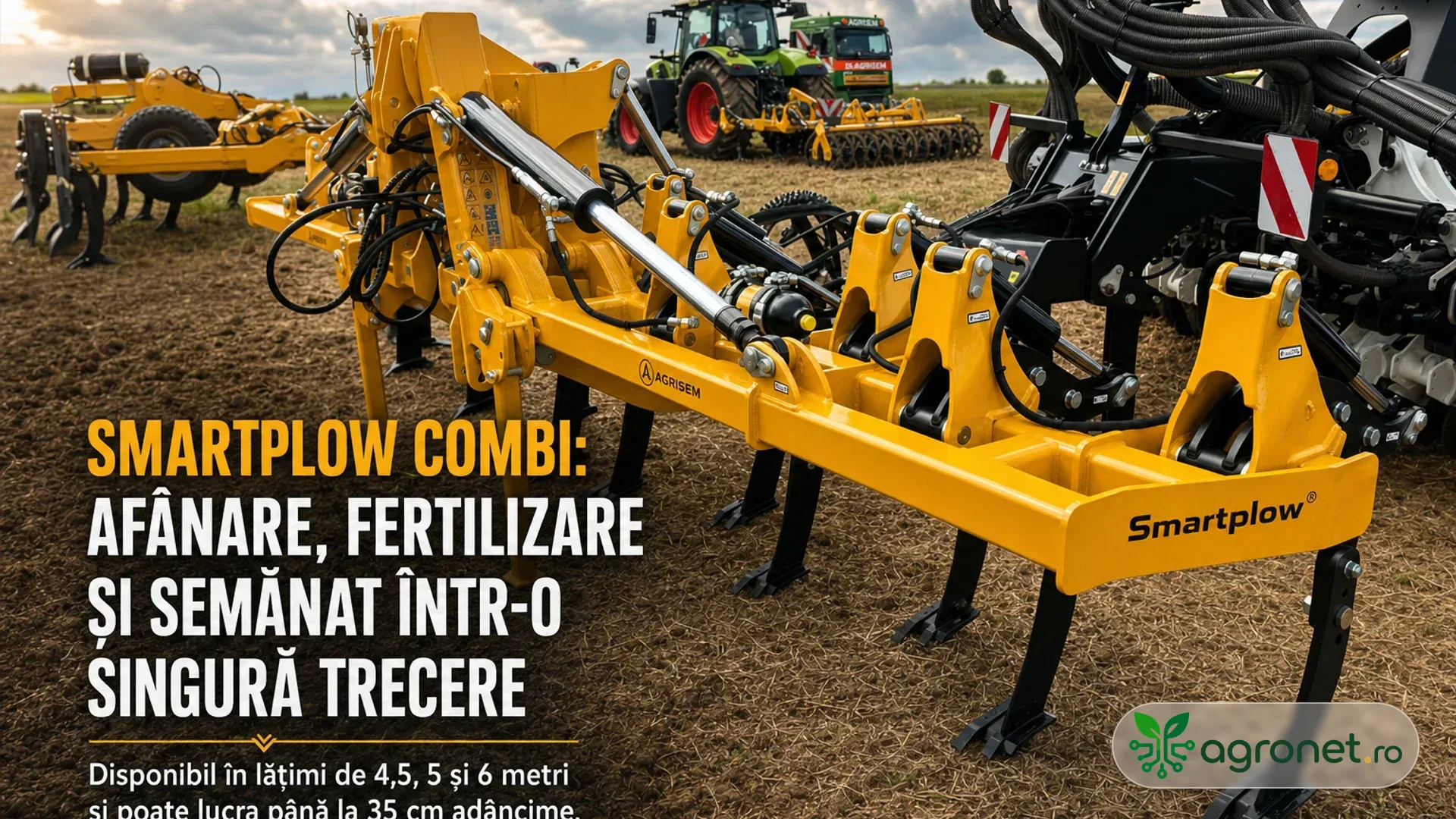 Utilaj agricol galben pentru afânarea solului, cu cuțite și furtunuri hidraulice, fotografiat pe câmp lângă un tractor.
