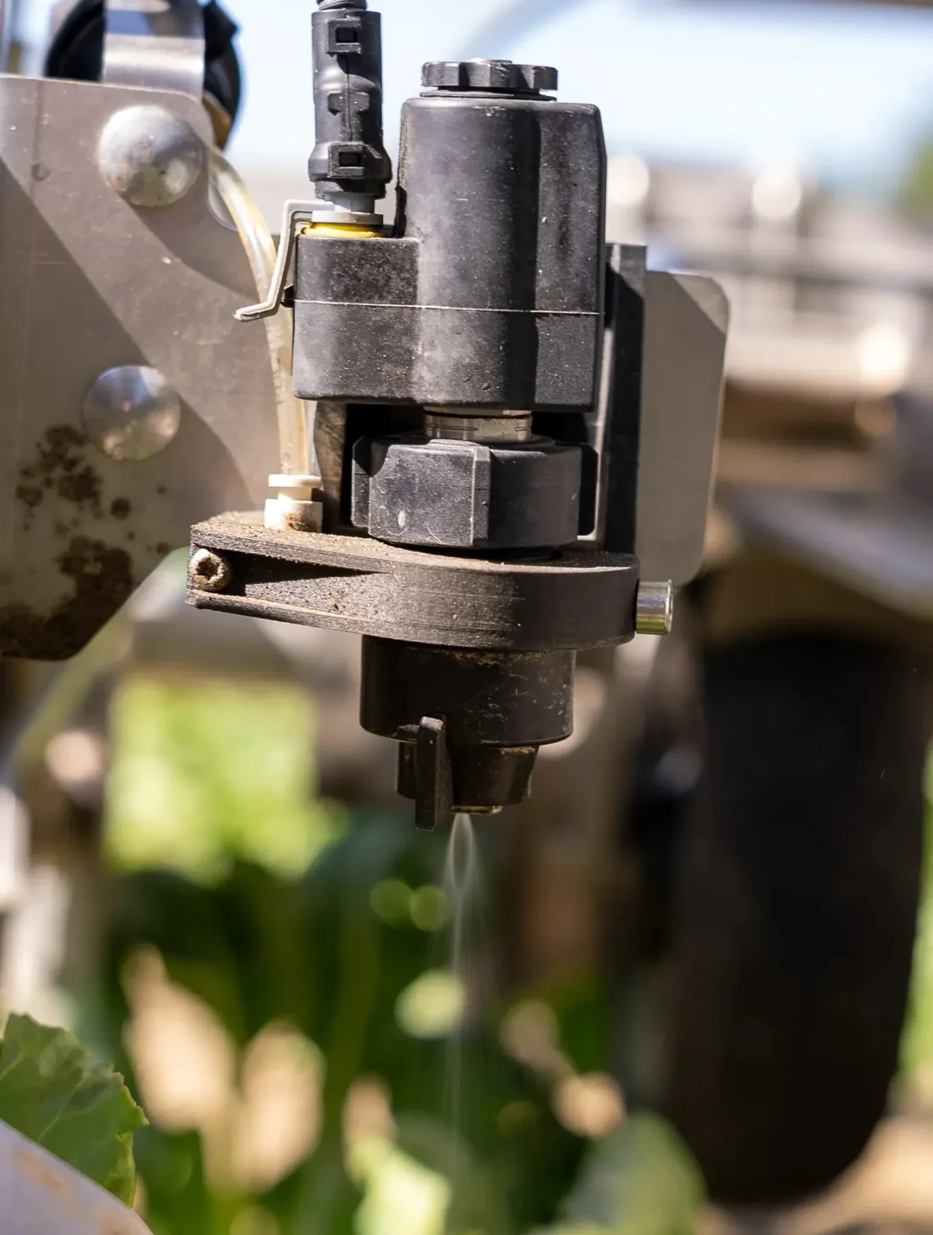 Roboții FarmDroid FD20 au lucrat mii de hectare în 2026 – producătorul prezintă date despre însămânțare și plivit