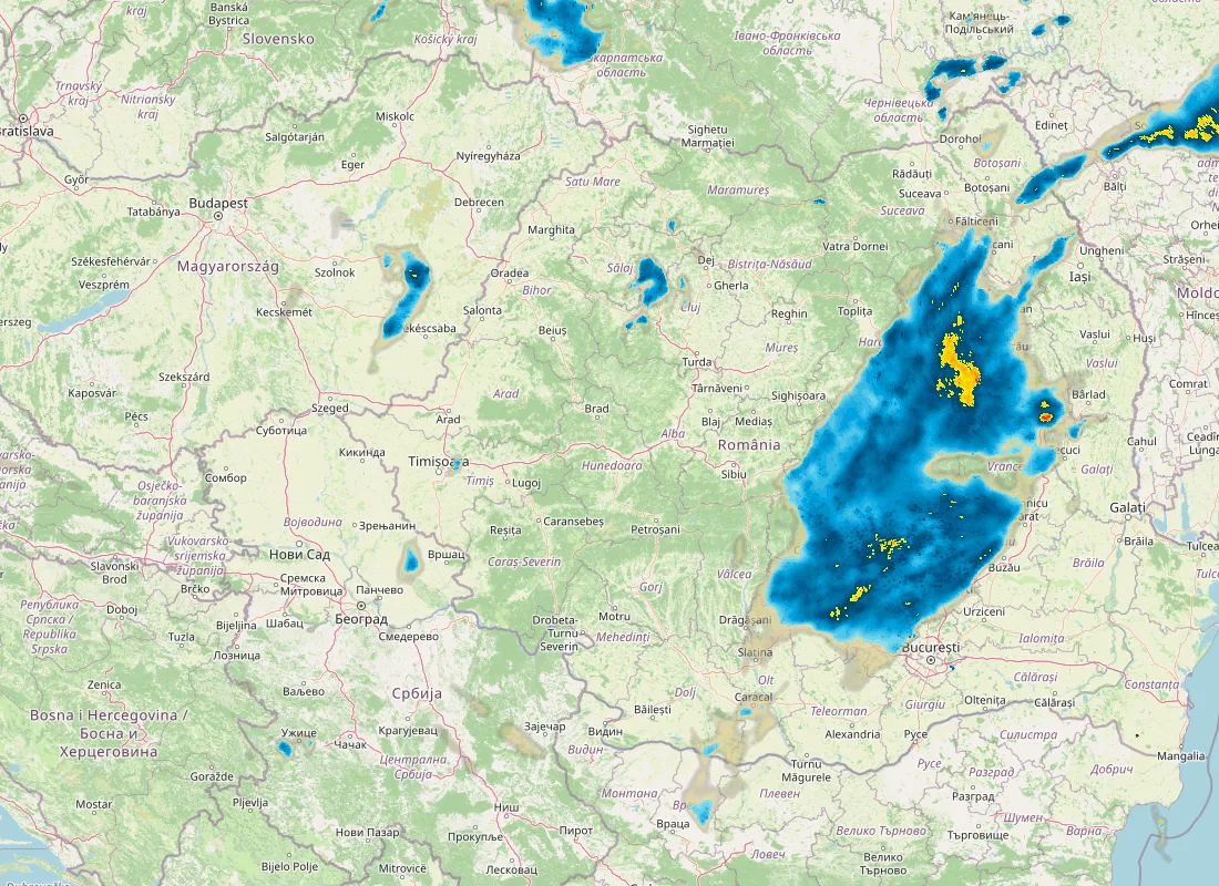 Hartă radar RainViewer cu precipitațiile din România pentru buletinul Meteo agricol România de la ora 18:00.