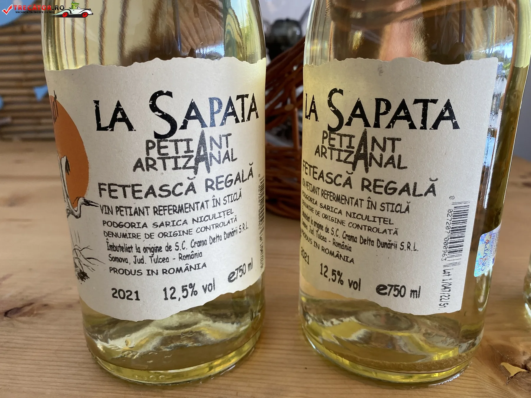 Două sticle La Sapata Fetească Regală, petiant artizanal