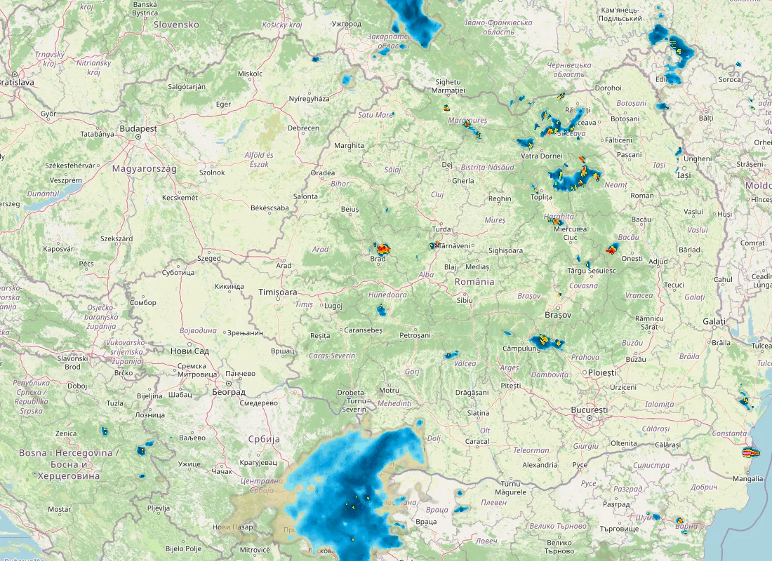 Hartă radar RainViewer cu precipitațiile din România pentru buletinul Meteo agricol România de la ora 12:00.