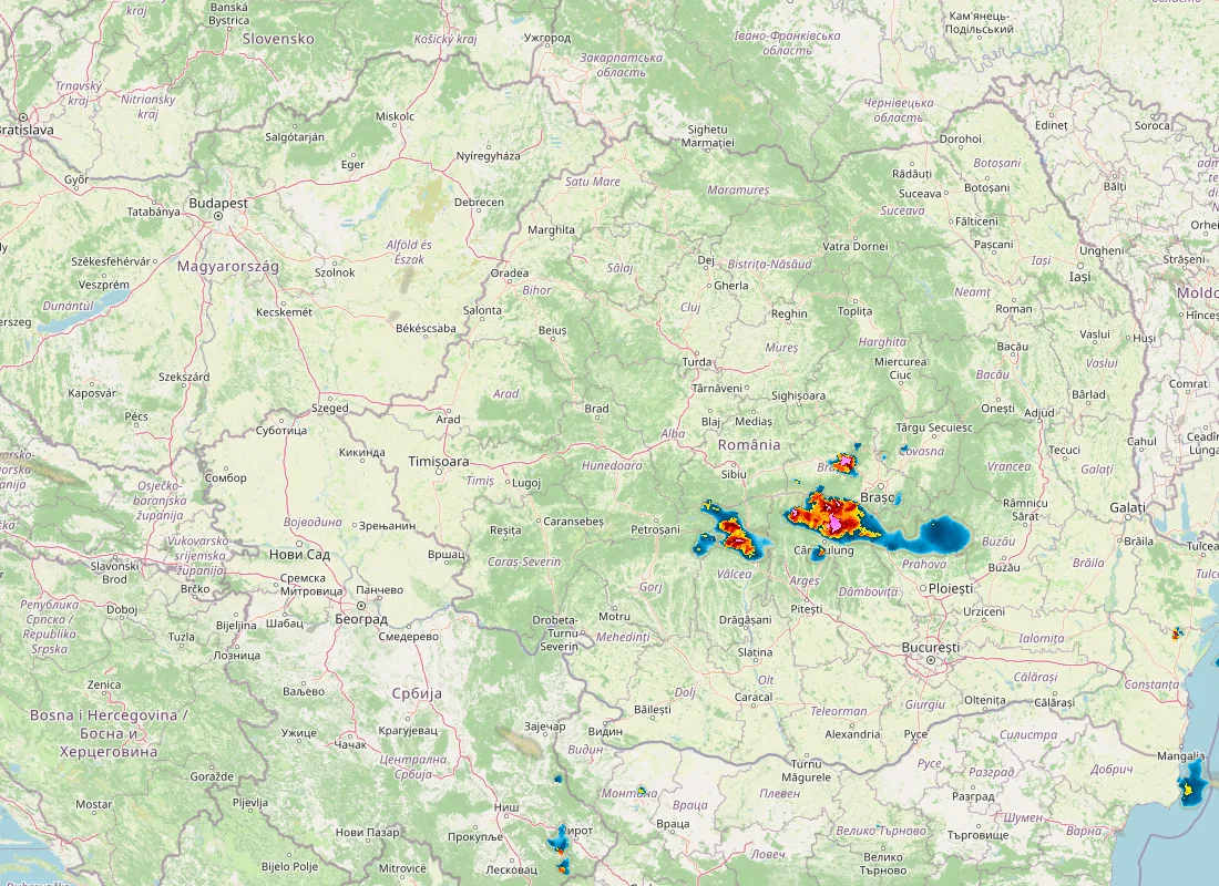 Hartă radar RainViewer cu precipitațiile din România pentru buletinul Meteo agricol România de la ora 18:00.