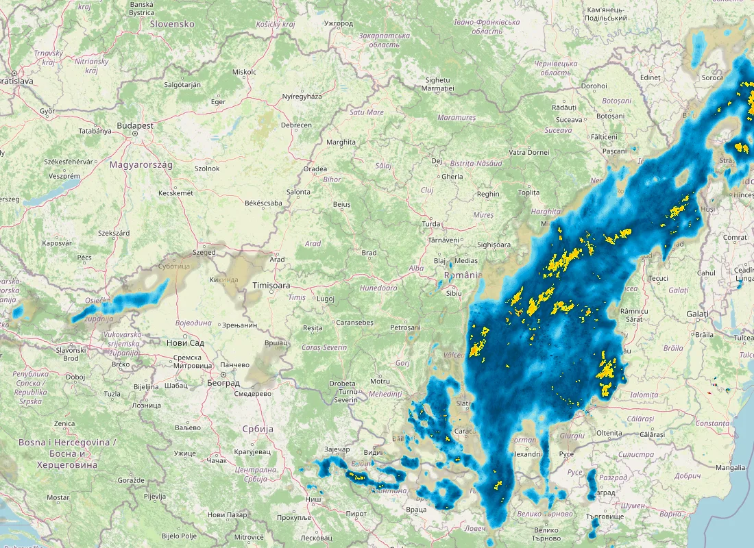 Hartă radar RainViewer cu precipitațiile din România pentru buletinul Meteo agricol România de la ora 18:00.